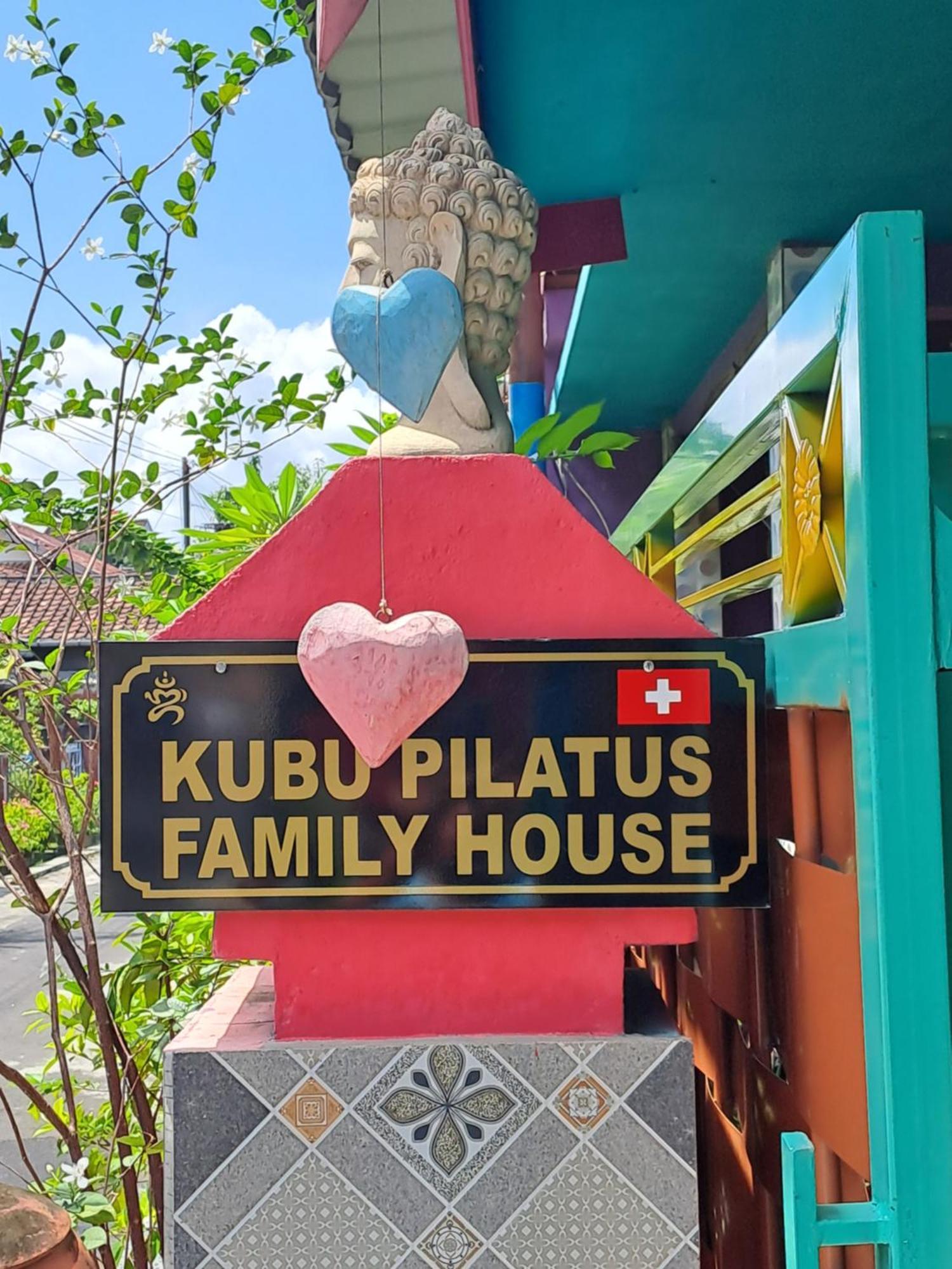 Kubu Pilatus - Family House Lombok Villa Tjakranegara ภายนอก รูปภาพ