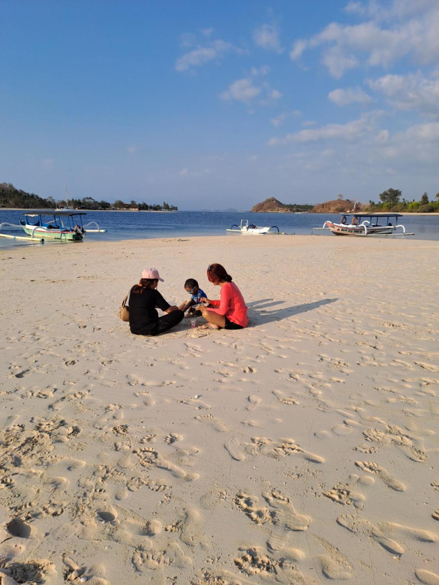 Kubu Pilatus - Family House Lombok Villa Tjakranegara ภายนอก รูปภาพ
