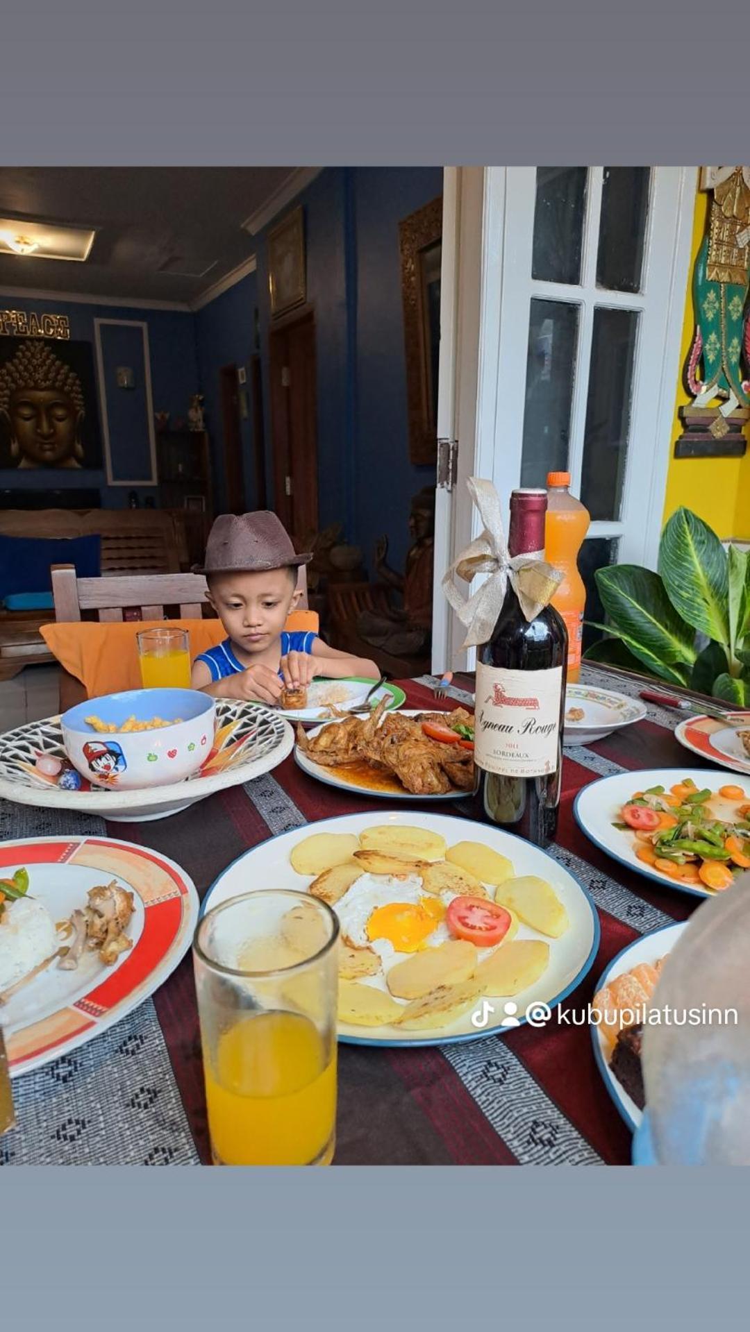 Kubu Pilatus - Family House Lombok Villa Tjakranegara ภายนอก รูปภาพ